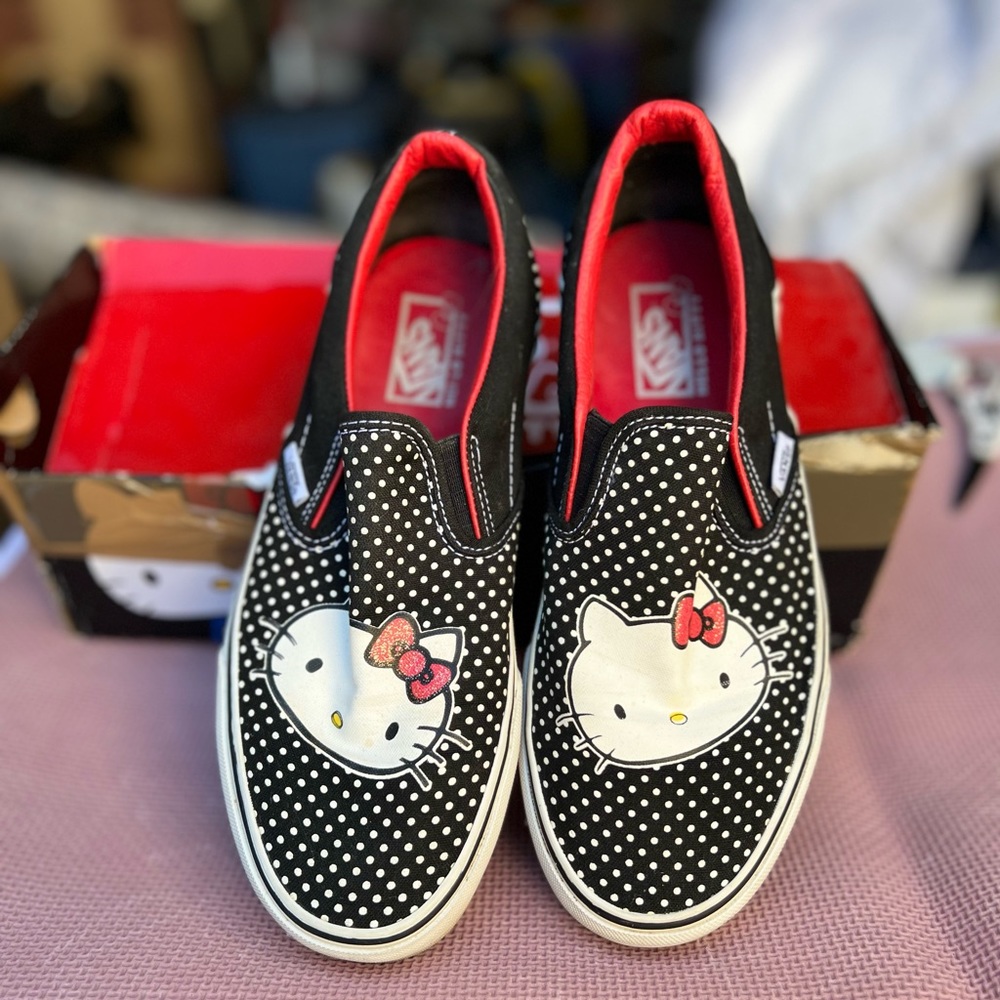 VANS Hello Kitty Slip on Red White size 8.5